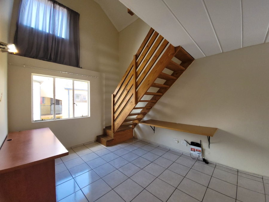 1 Bedroom Property for Sale in Kannoniers Park North West